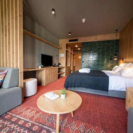 Hotel Nomad