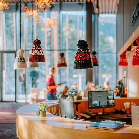 Hotel Nomad