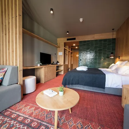 Nomad Hotel 4*